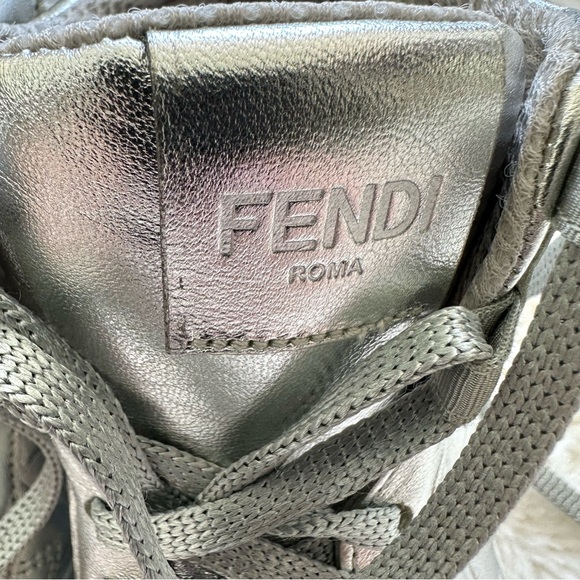 Fendi women boots size 35,5 EU Authentic Retail 1100$ - Picture 6 of 10